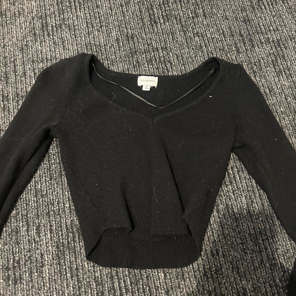 La Hearts Black Ribbed V-Neck Long-Sleeve Crop Top